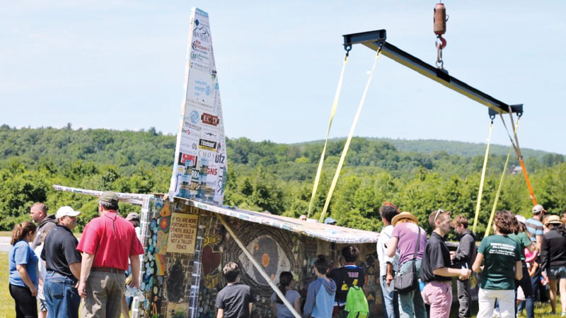 World’s Largest Paper Plane | Daily News