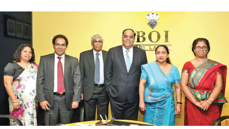 Hutchison Telecommunications Lanka and BOI officials at the agreement signing event
