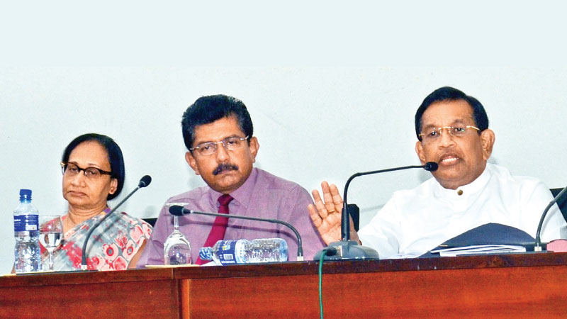 Health and Nutrition Minister Dr. Rajitha Senaratne, Health Director General Dr. Anil Jasinghe and Dr. Renuka Jayatissa at the press conference held yesterday. Picture by Wimal Karunathilake 