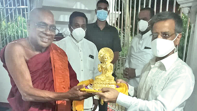 Indian HC visits Waskaduwa Rajaguru Sri Subuthi Viharaya | Daily News