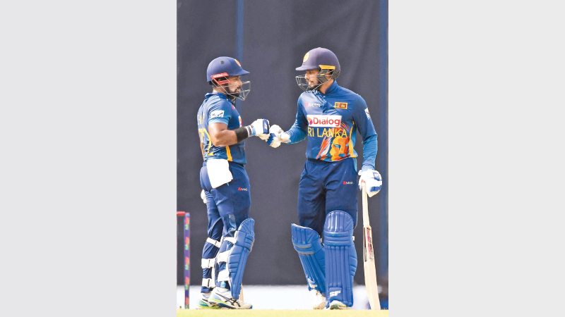 Dhanajaya de Silva and Charith Asalanka added 101 runs partnership for 4th wicket. (pix courtesy SLC)