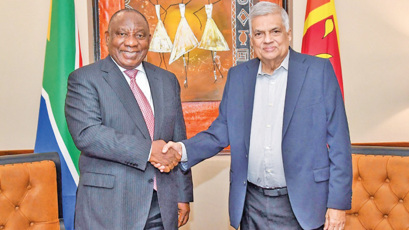 South African President Cyril Ramaphosa who arrived in Sri Lanka for a short visit on Wednesday met with President Ranil Wickremesinghe at the Katunayake Air Force Base for discussions on bilateral issues. Picture courtesy President’s Media Division