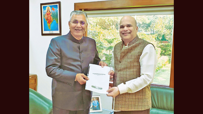 Sri Lanka’s High Commissioner to India Milinda Moragoda meeting Chairman of the Committee on External Affairs of the Indian Parliament, Shri P. P. Chaudhary on December 13 in New Delhi.