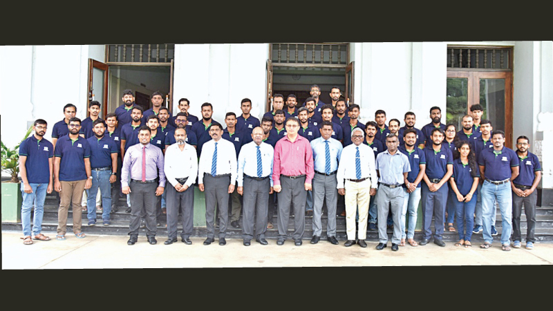 Participants of the eleventh KelaniSaviya CSR program posing with the Peradeniya University’s faculty and Kelani cables PLC senior management