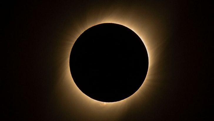 Do not watch solar eclipse with naked eyes | Daily News