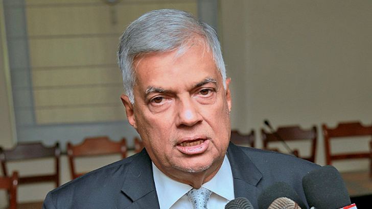 Prime Minister Ranil Wickremesinghe addressing the media at Temple Trees yesterday.  Picture by Wasitha Patabendige 